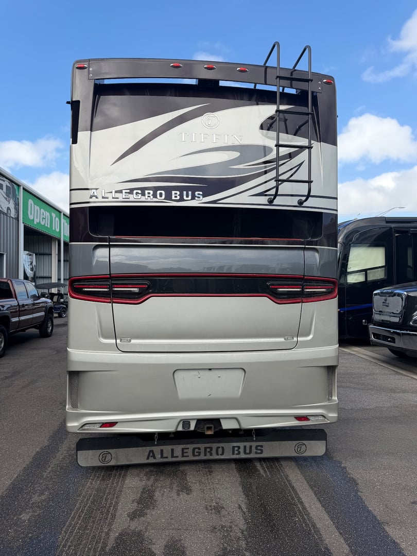 2019 Tiffin Allegro Bus 45 OPP, Exterior photo 6