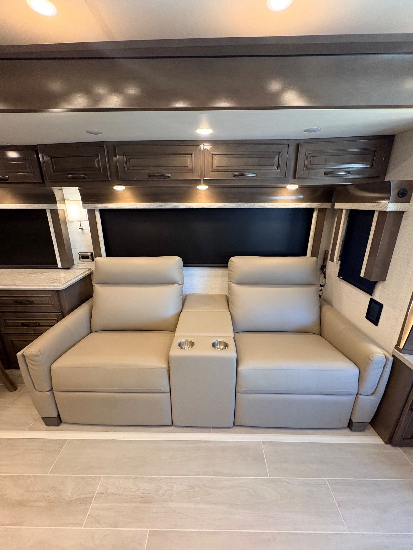 2025 Newmar Dutch Star 4369 - Interior view 2
