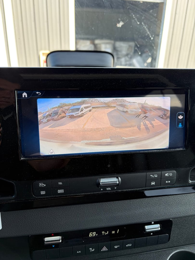 2026 Chinook RV Summit DS, Cockpit photo 3