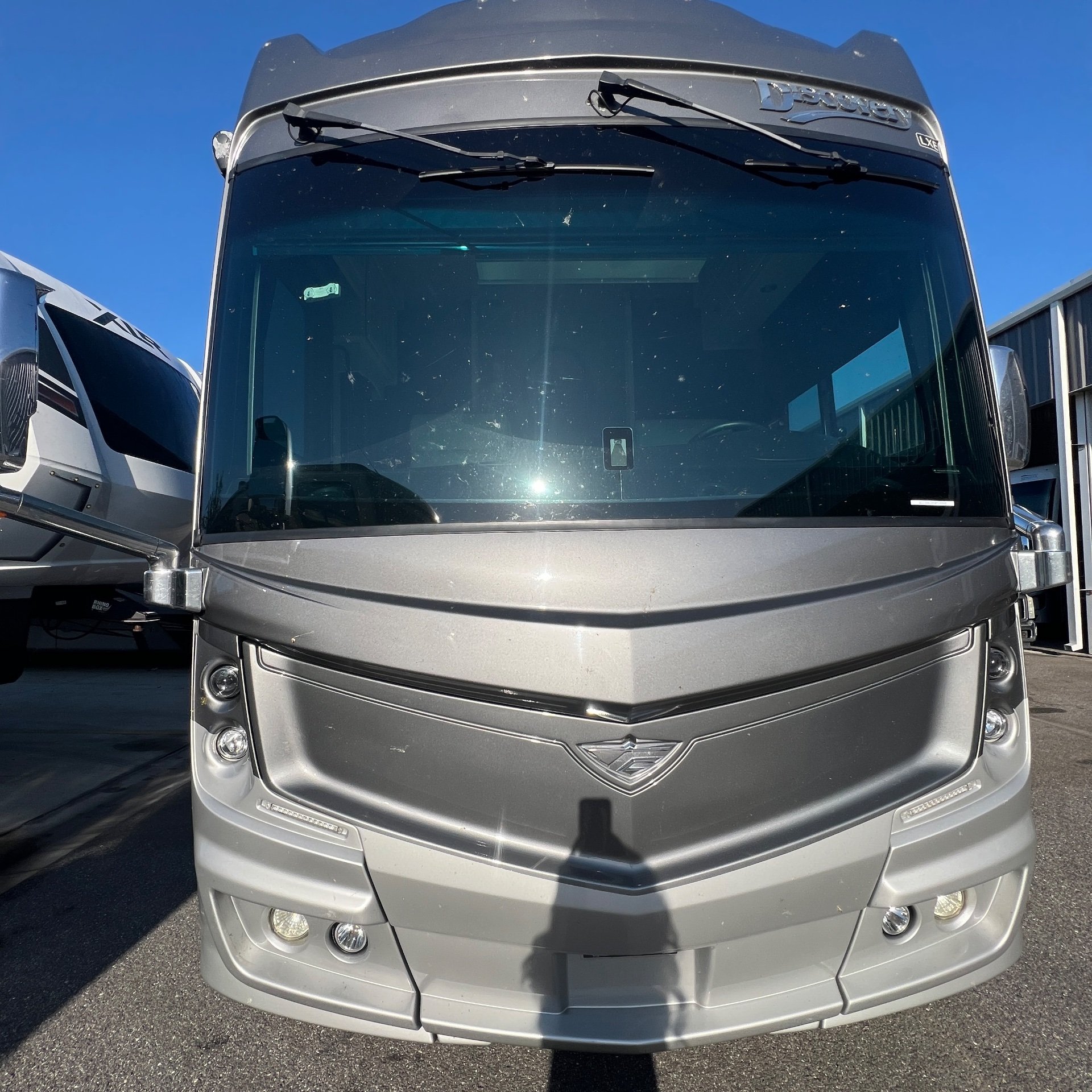 2022 Fleetwood Discovery LXE 40M - Exterior view 2