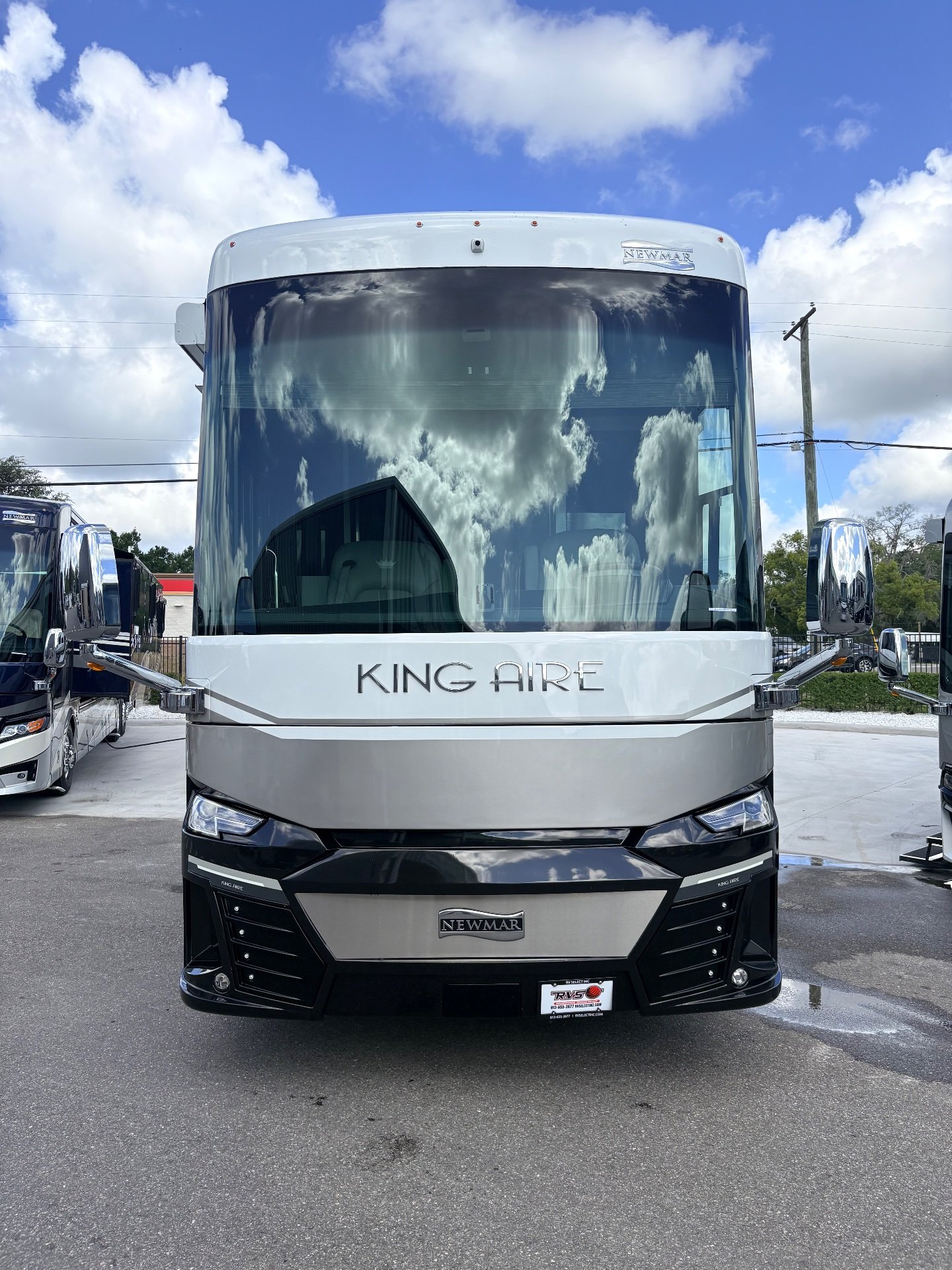 2024 Newmar King Aire 4531 - Exterior view 2