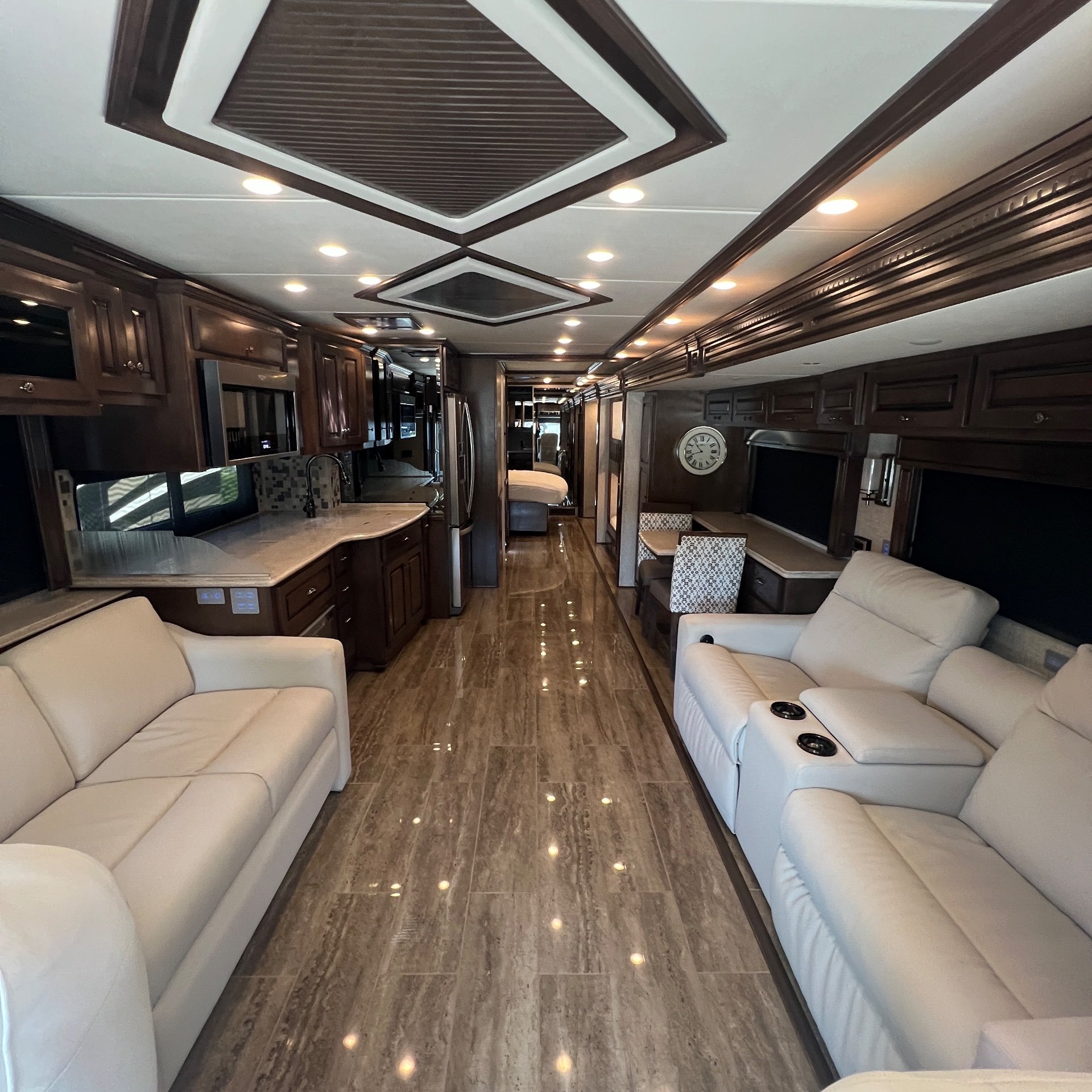 2021 Newmar Dutch Star 4310 - Interior view
