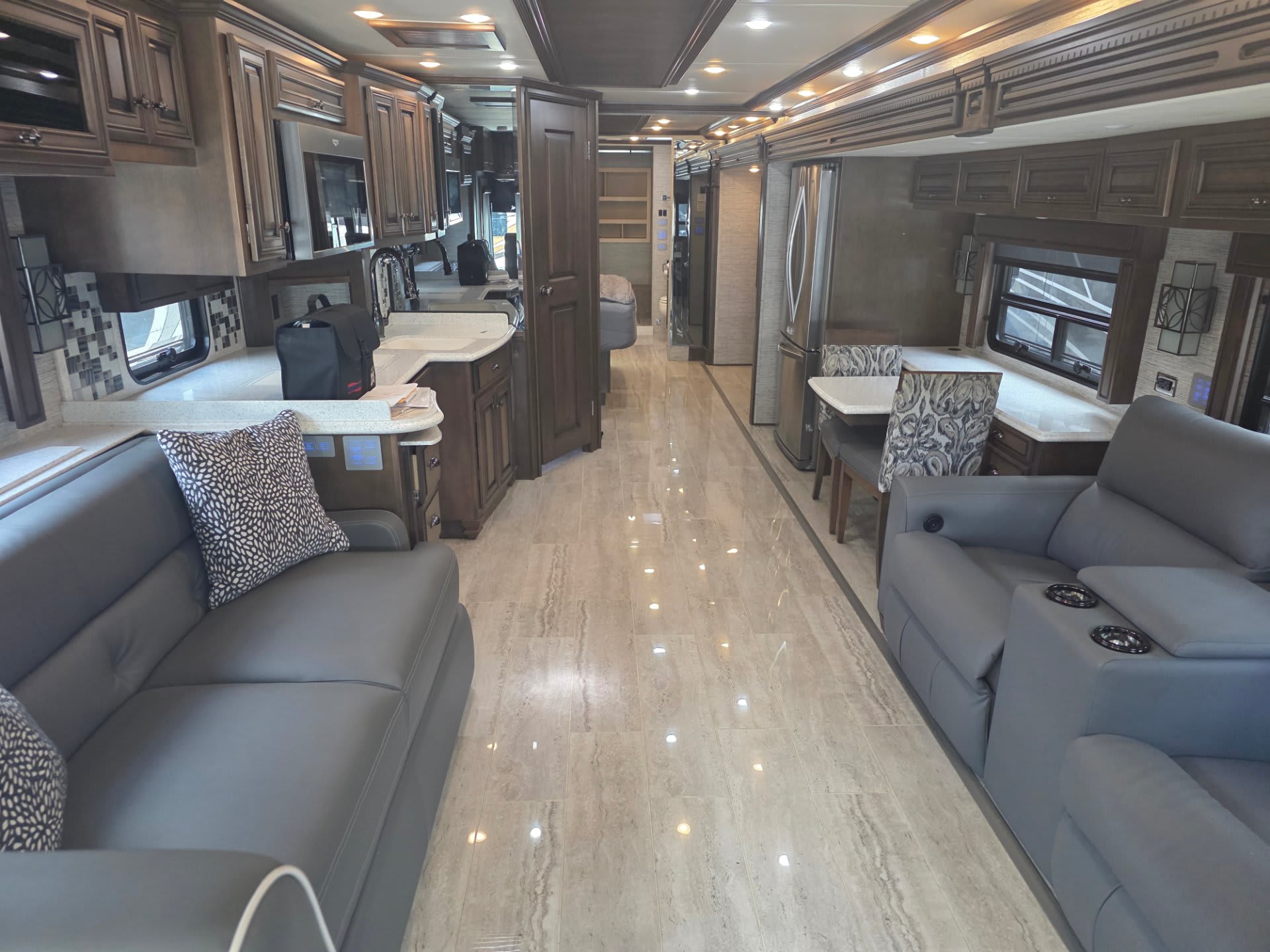 2019 Newmar Dutch Star 4362 - Interior view