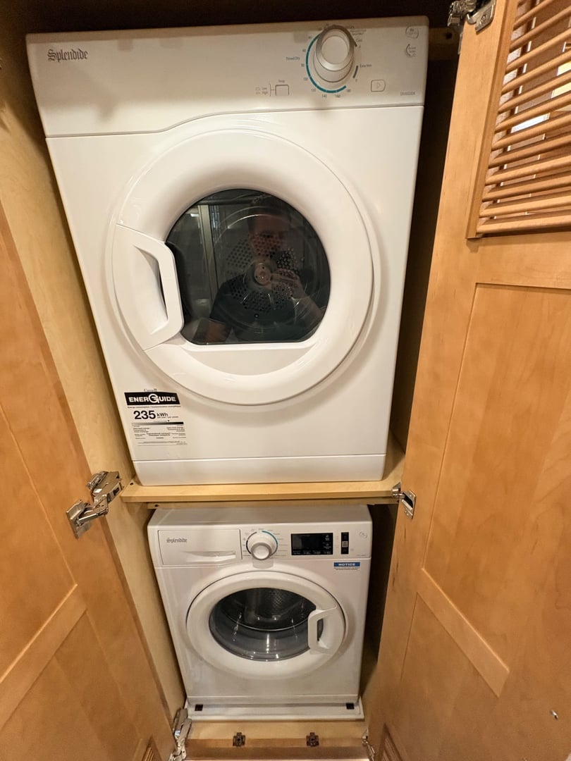 2023 Newmar Dutch Star 4370, Interior photo 11