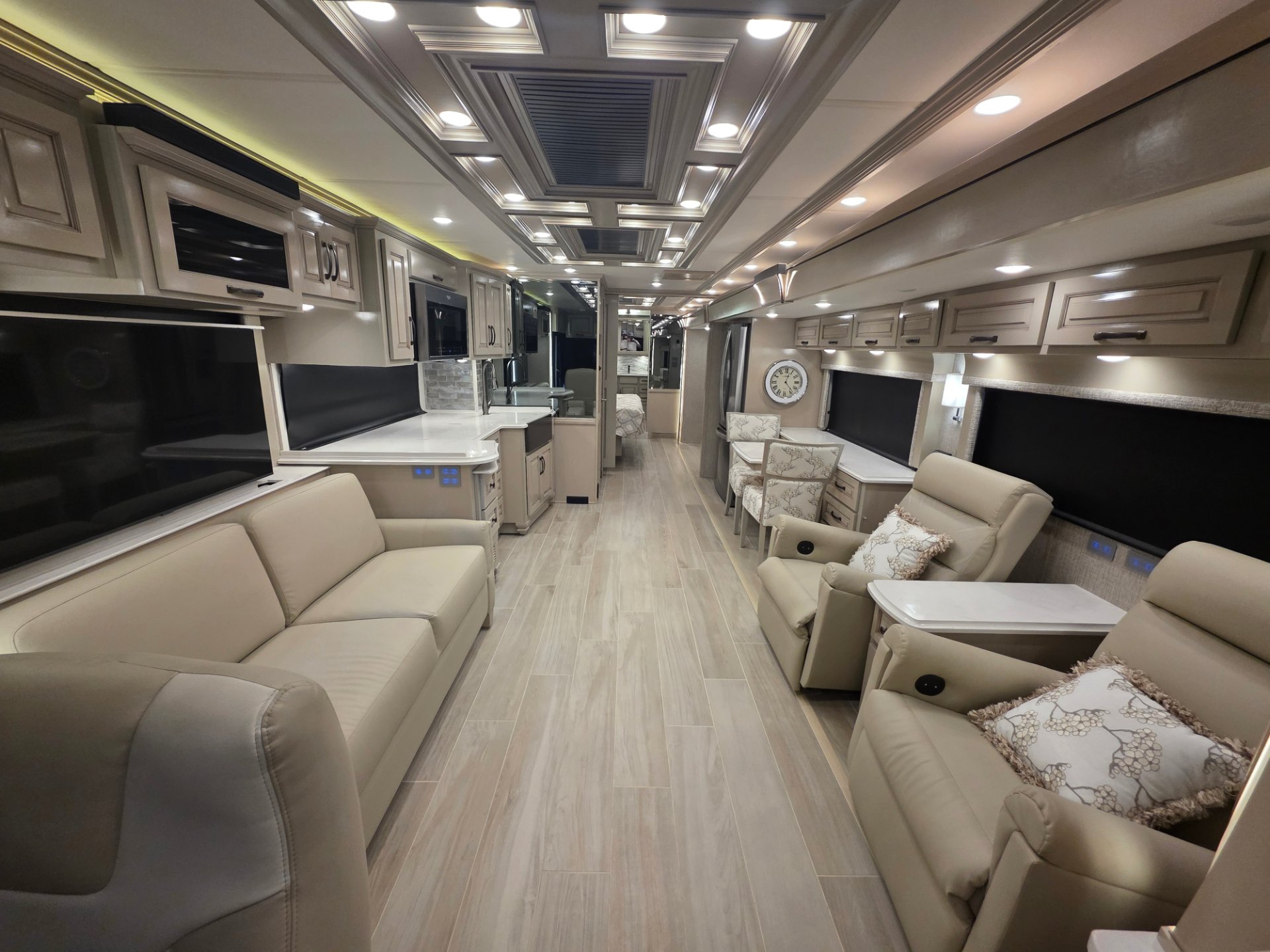 2024 Newmar Dutch Star 4081 - Interior view