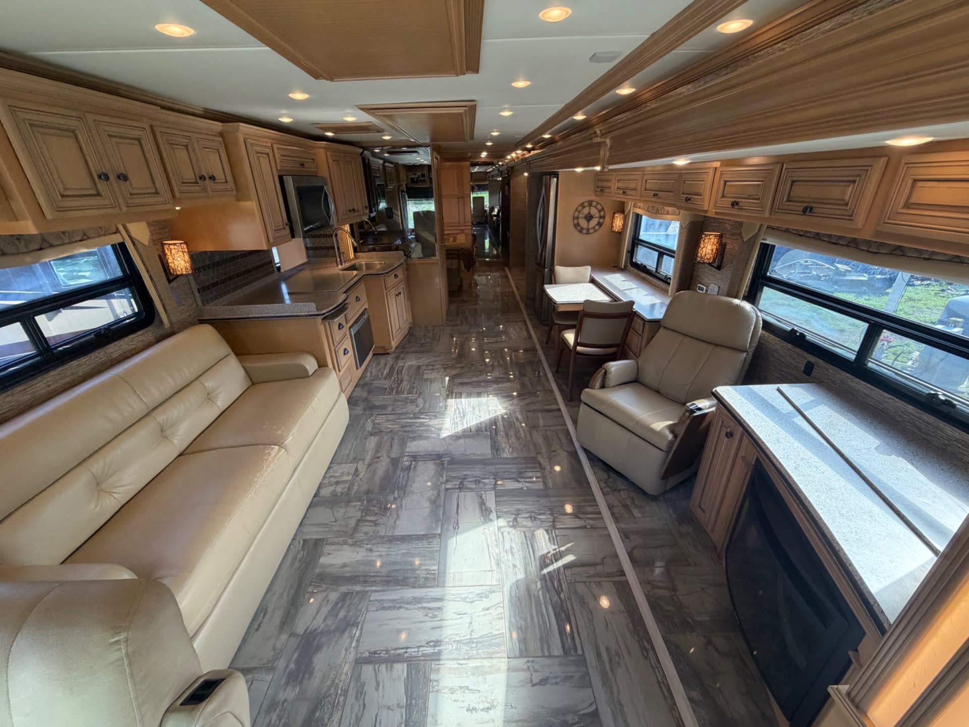 2016 Newmar Dutch Star 4369 - Interior view