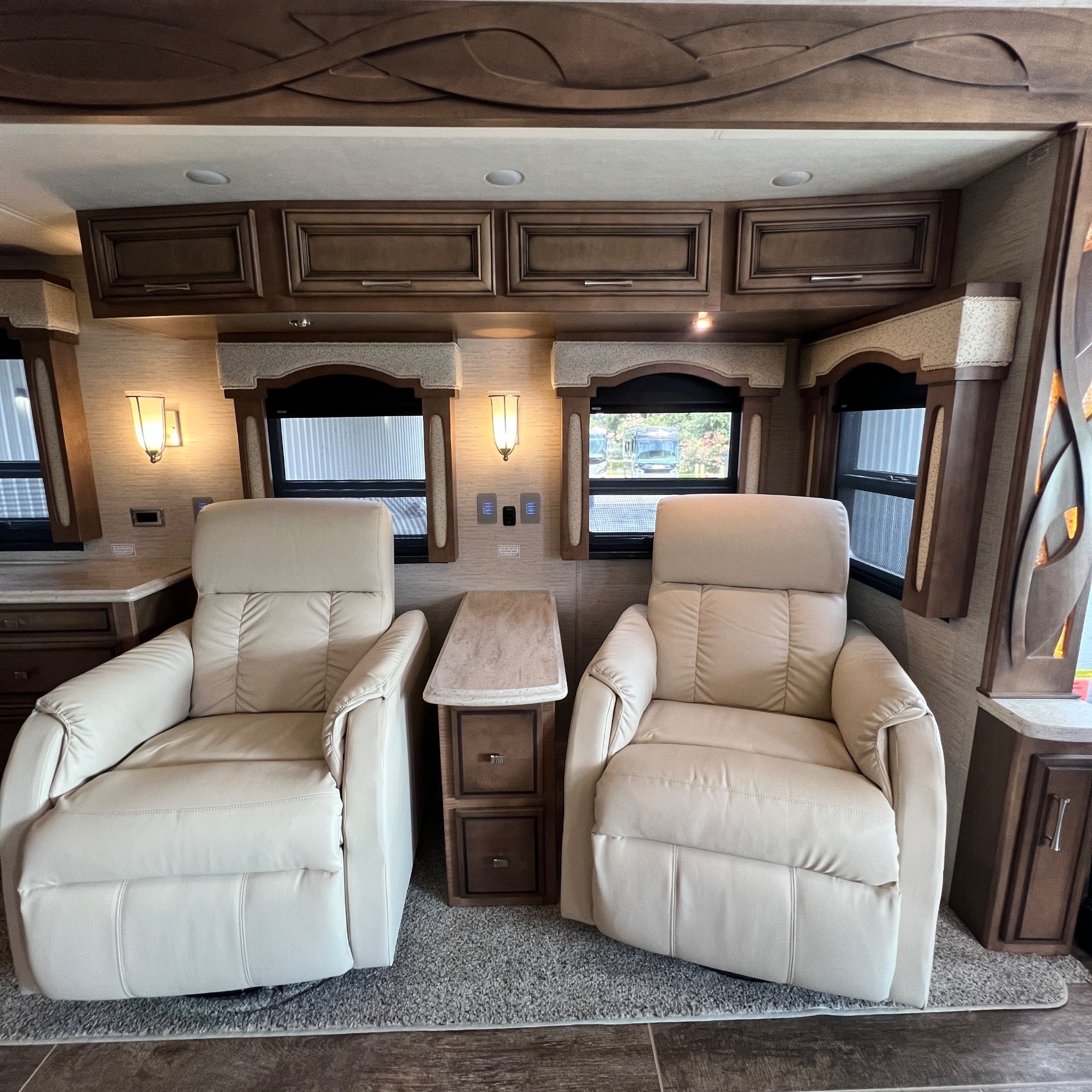 2019 Newmar Ventana 4037 - Interior view 3