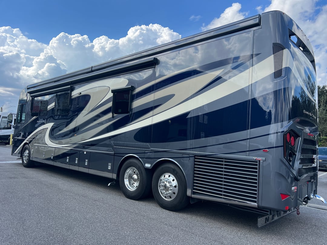 2020 Newmar Dutch Star 4328, Exterior photo 3