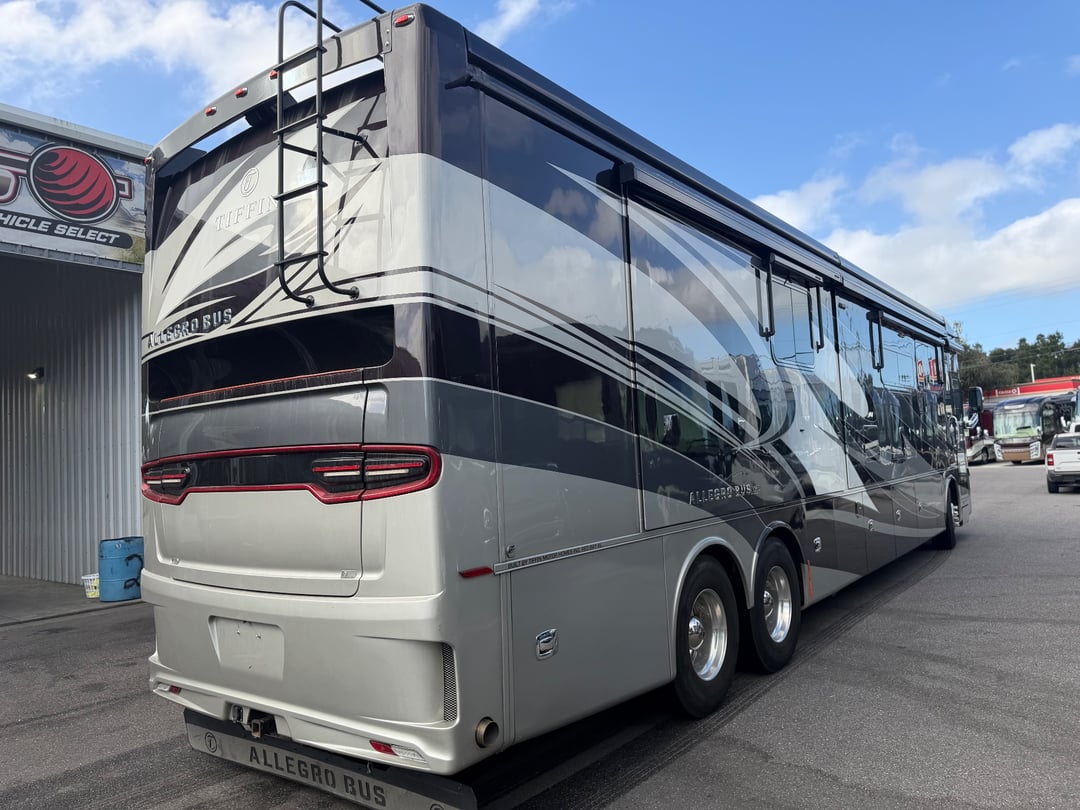 2019 Tiffin Allegro Bus 45 OPP, Exterior photo 3