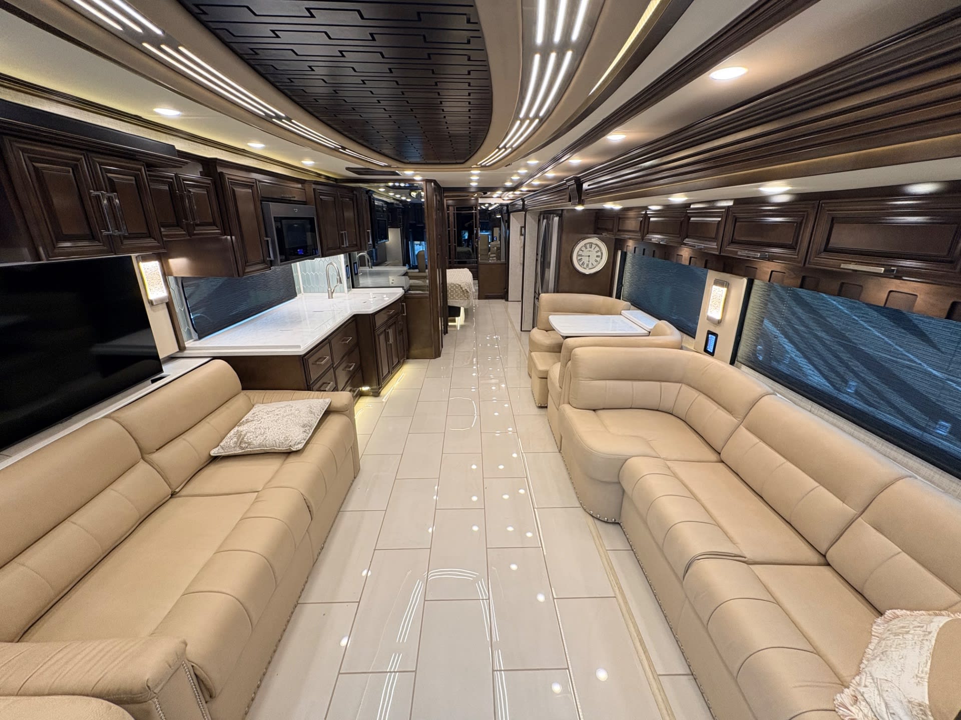 2022 Newmar London Aire 4551 SPARTAN - Interior view