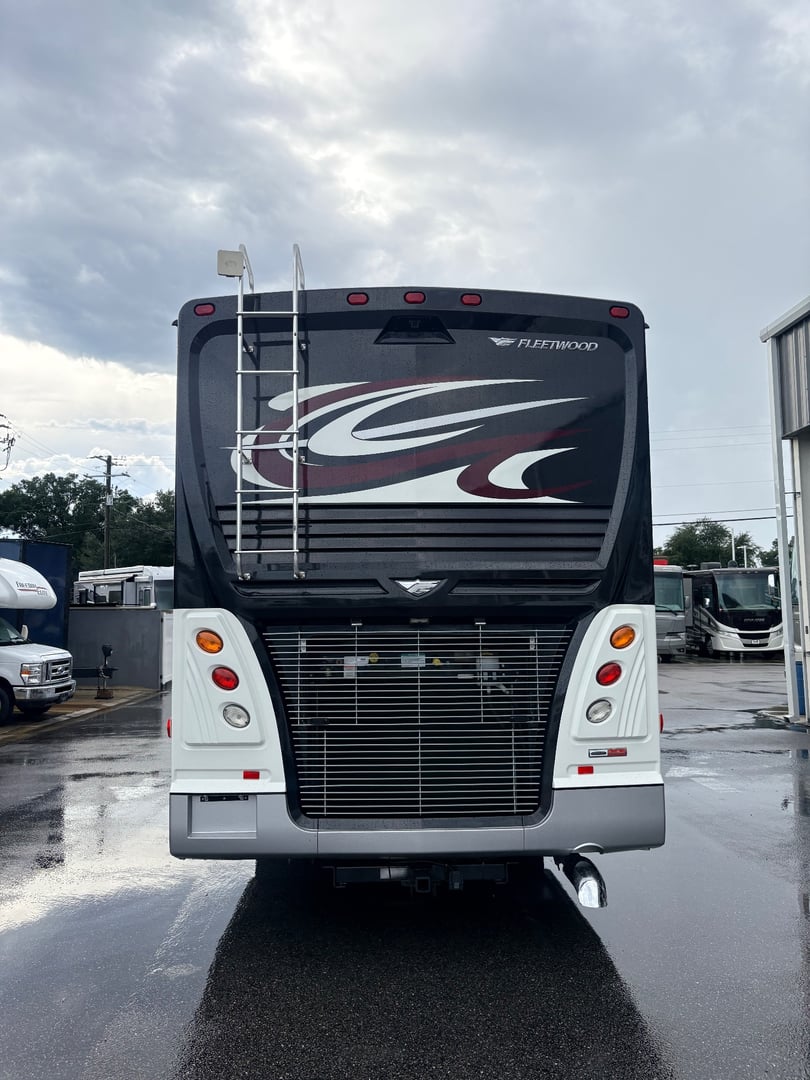 2019 Fleetwood Pace Arrow LXE 38N, Exterior photo 6