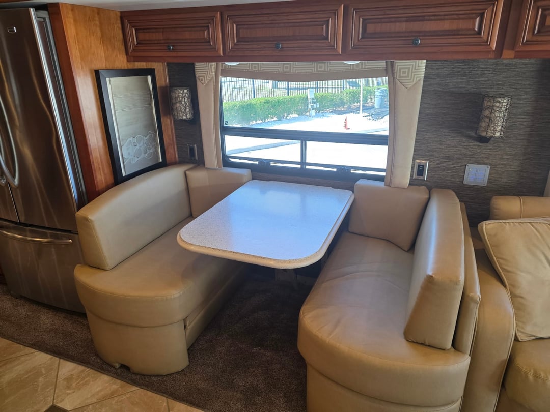 2015 Newmar Dutch Star 4018, Interior photo 6