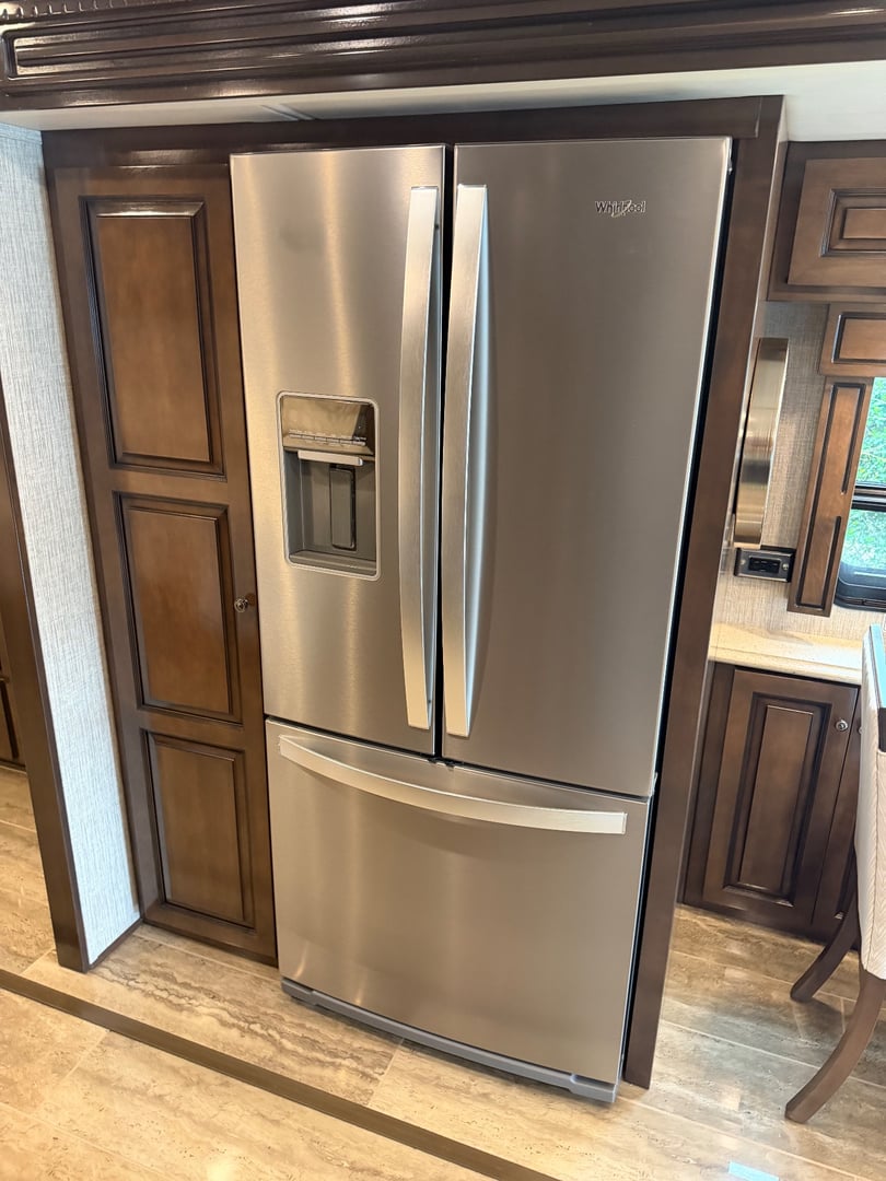 2021 Newmar Dutch Star 4369, Kitchen photo 5