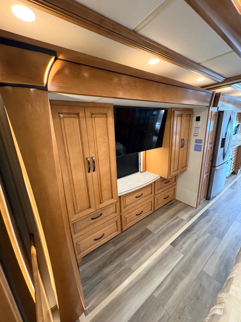 2023 Newmar Dutch Star 4370, Interior photo 12