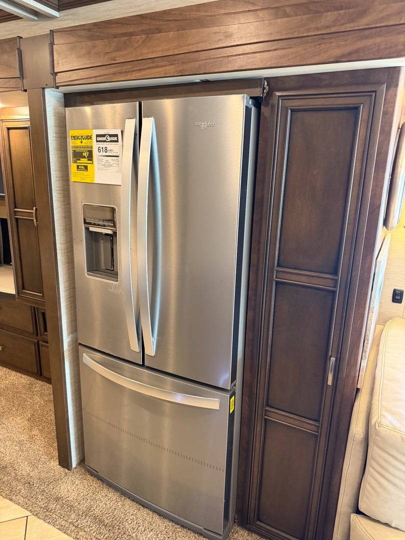 2018 Newmar Ventana 4037, Kitchen photo 5