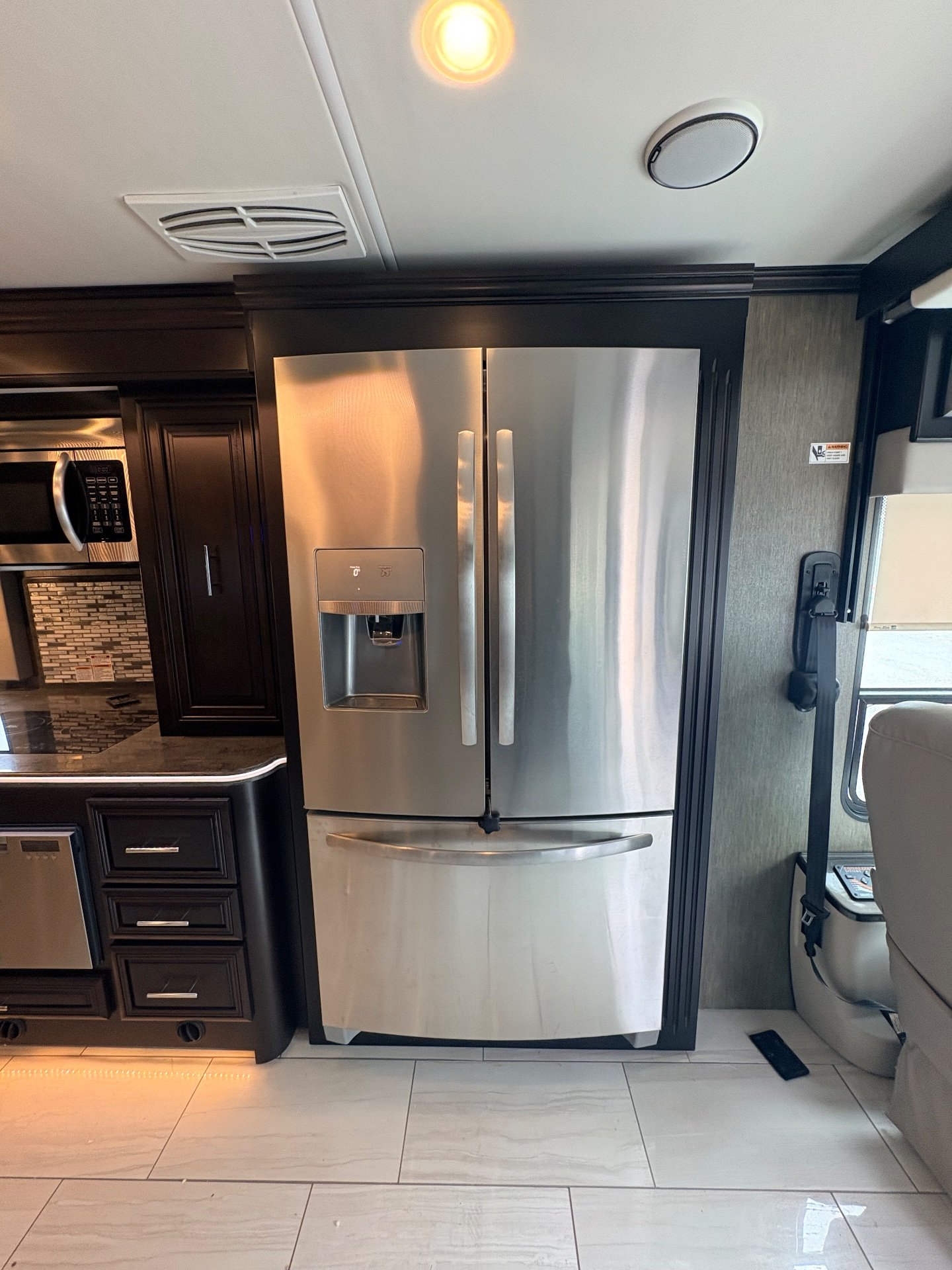 2020 Forest River Berkshire XLT 45A - Interior view 2