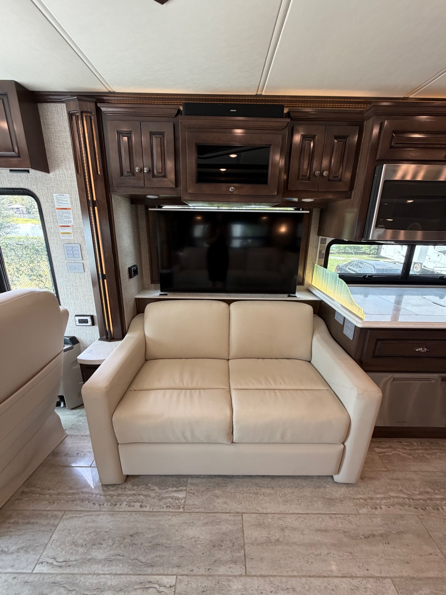 2021 Newmar Dutch Star 4310 - Interior view 3