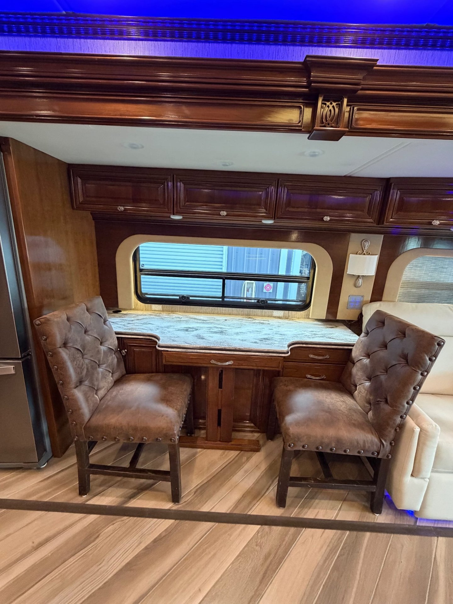 2016 Newmar Essex 4519 - Interior view 3