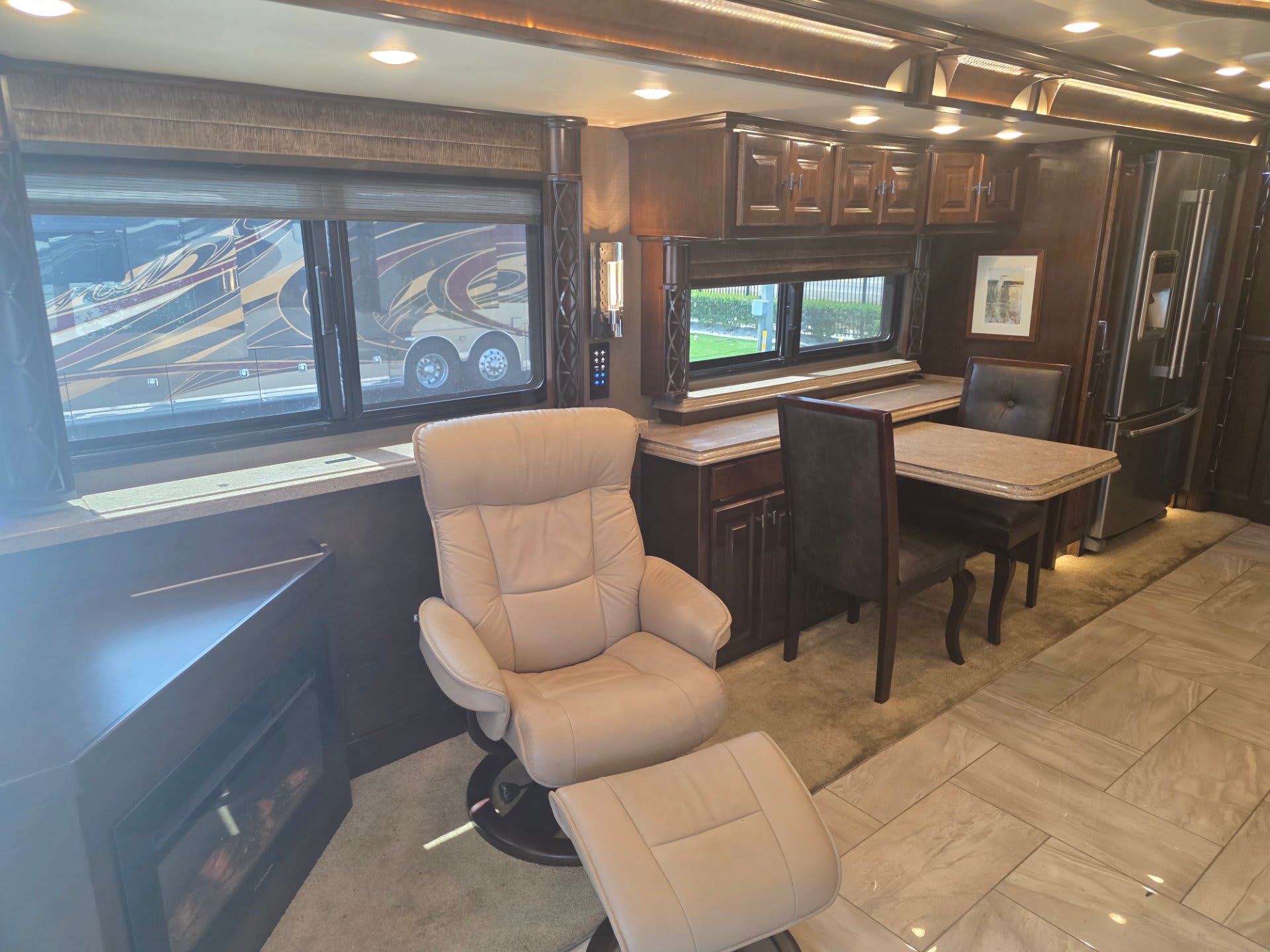 2018 Tiffin Allegro Bus 45 OPP - Interior view 3