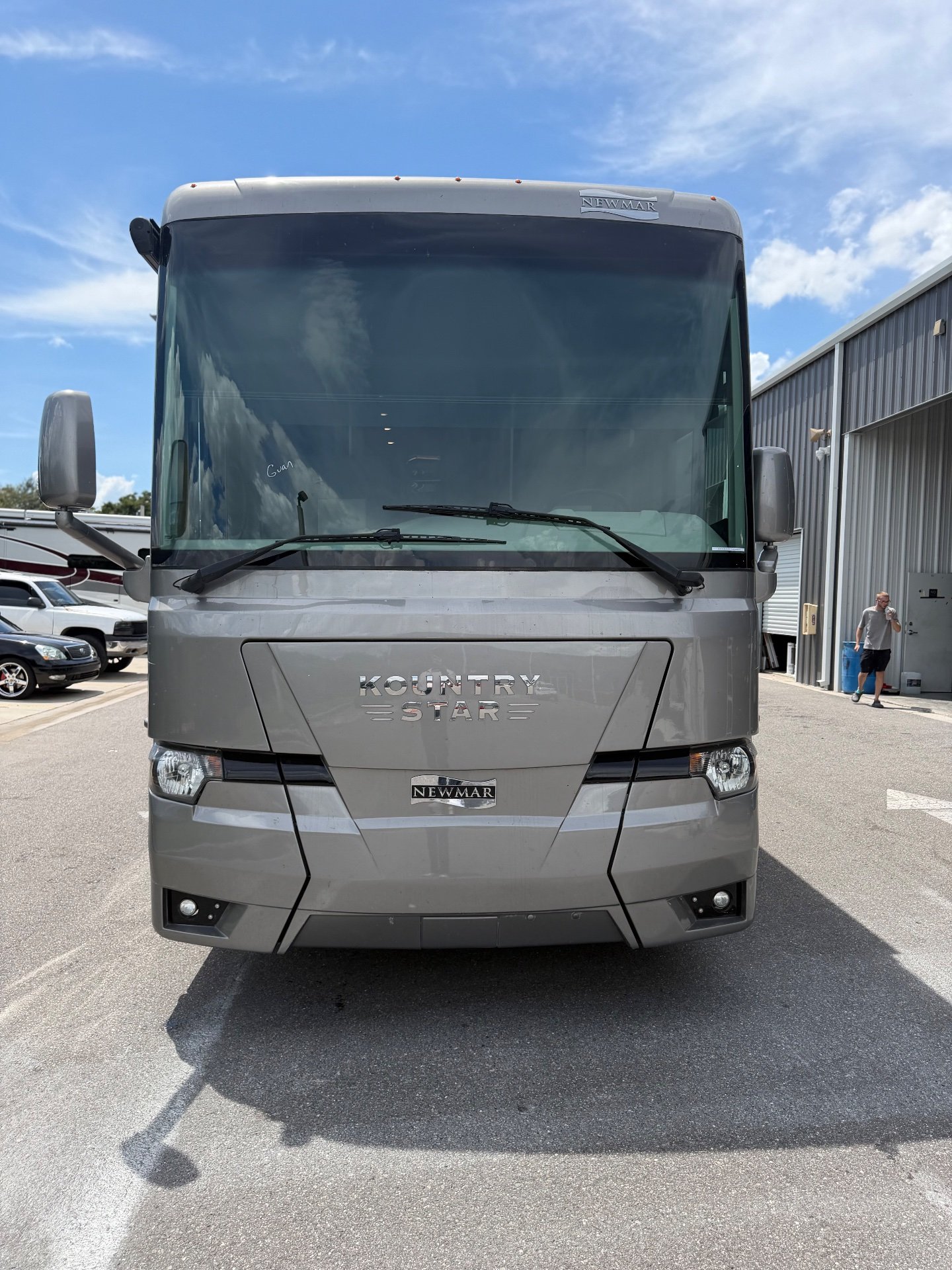 2020 Newmar Kountry Star 3412 - Exterior view 2