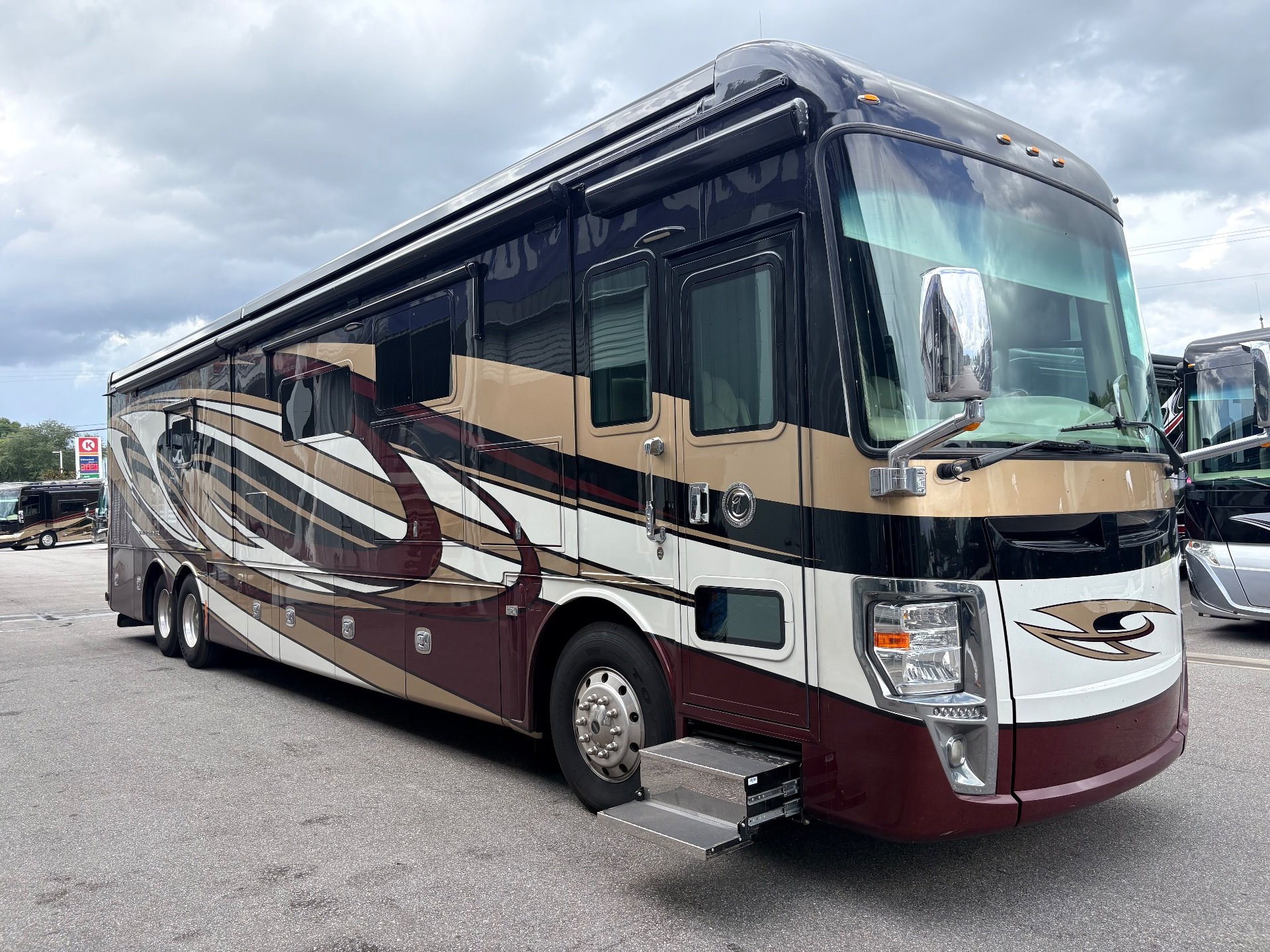 2017 Tiffin Zephyr 45 OZ - Main photo