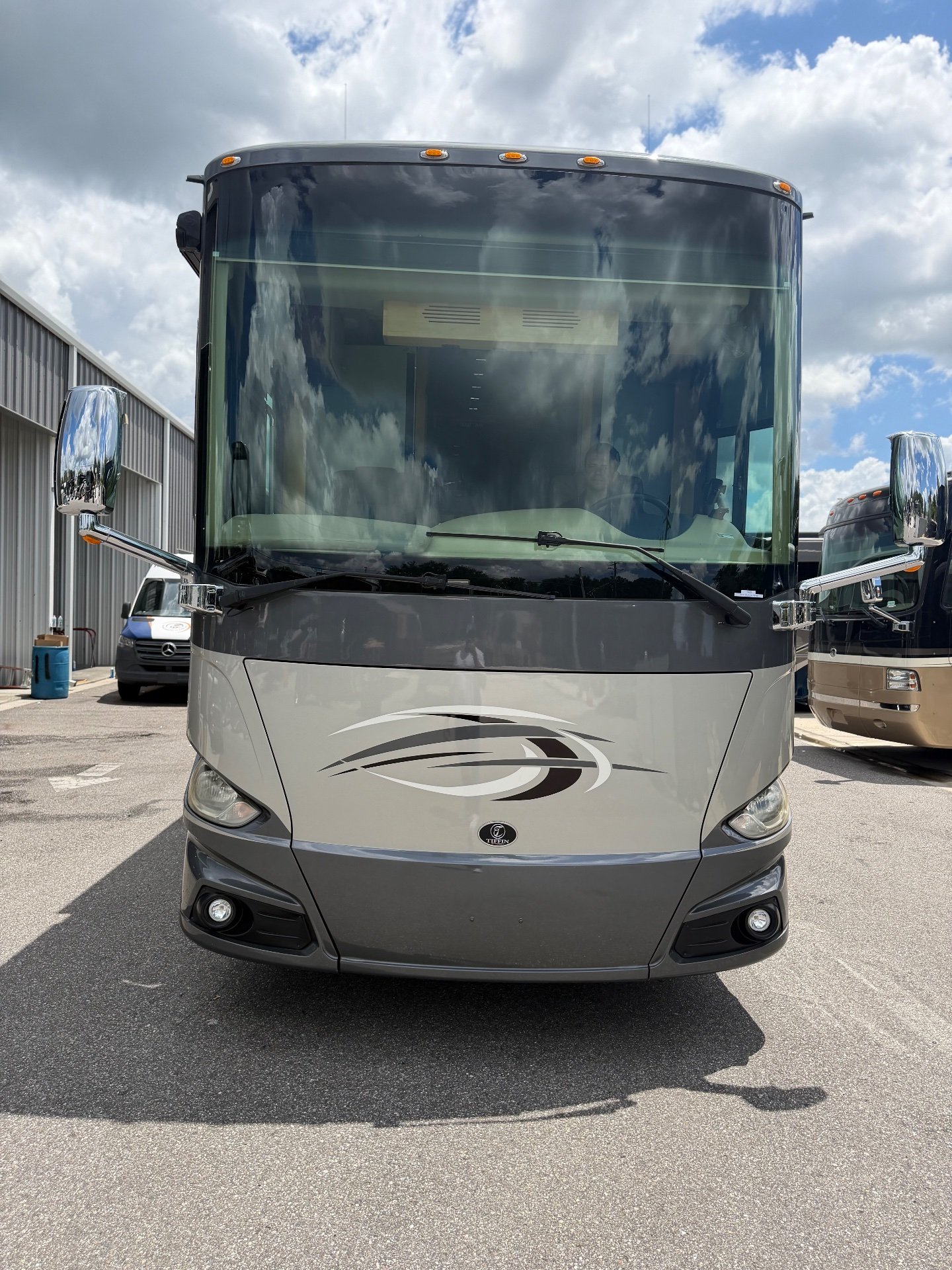 2019 Tiffin Phaeton 40 IH - Exterior view 2