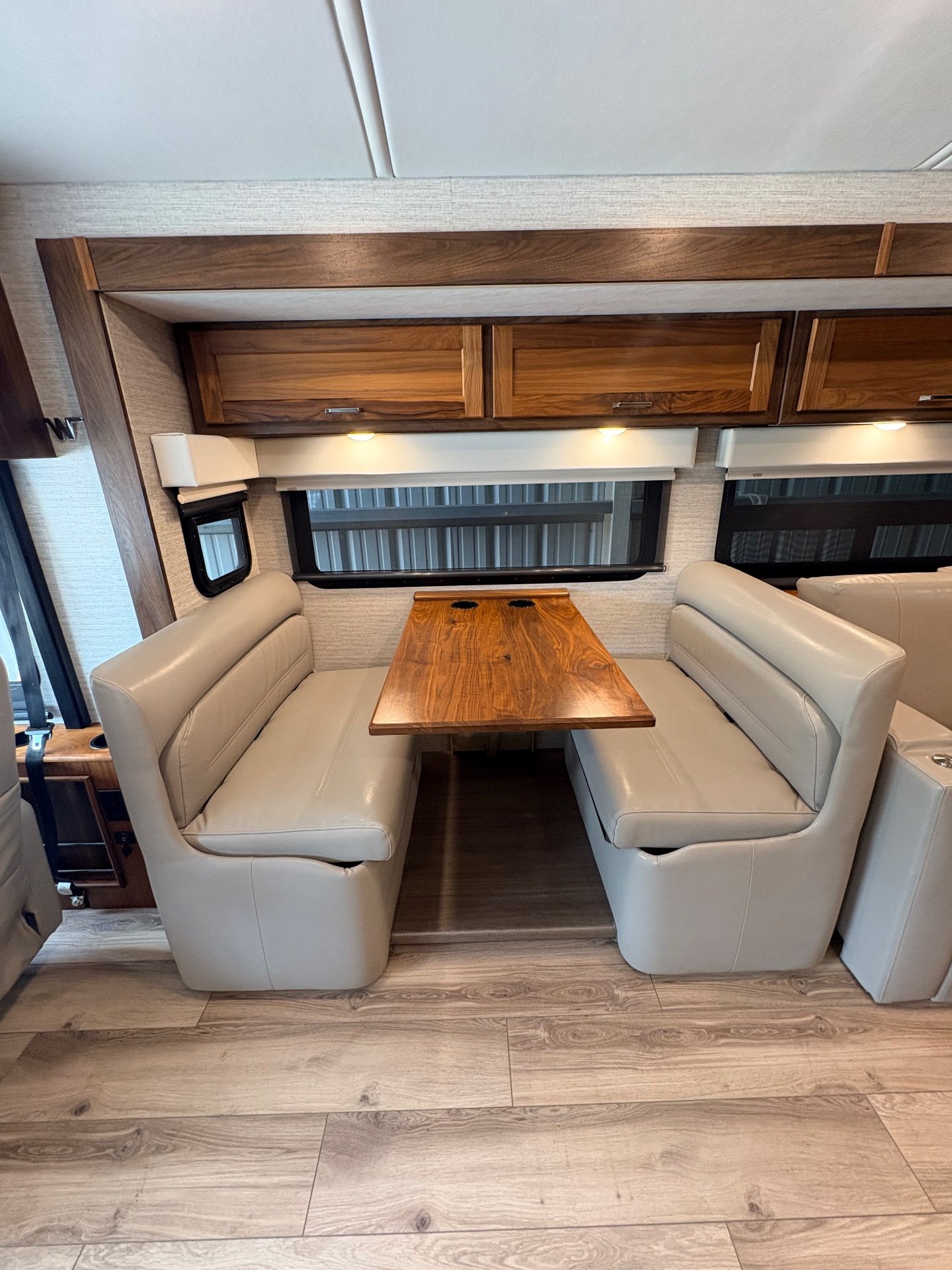 2023 Winnebago Forza 38W - Interior view 2