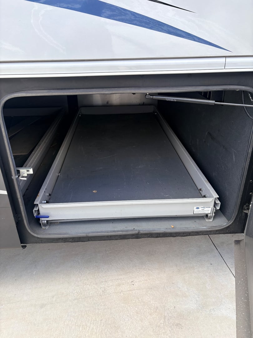 2021 Tiffin Phaeton 40 IH, Exterior photo 10