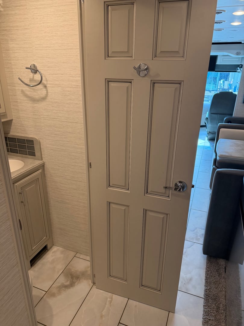 2023 Forest River Berkshire XLT 45E, Bathroom photo 2
