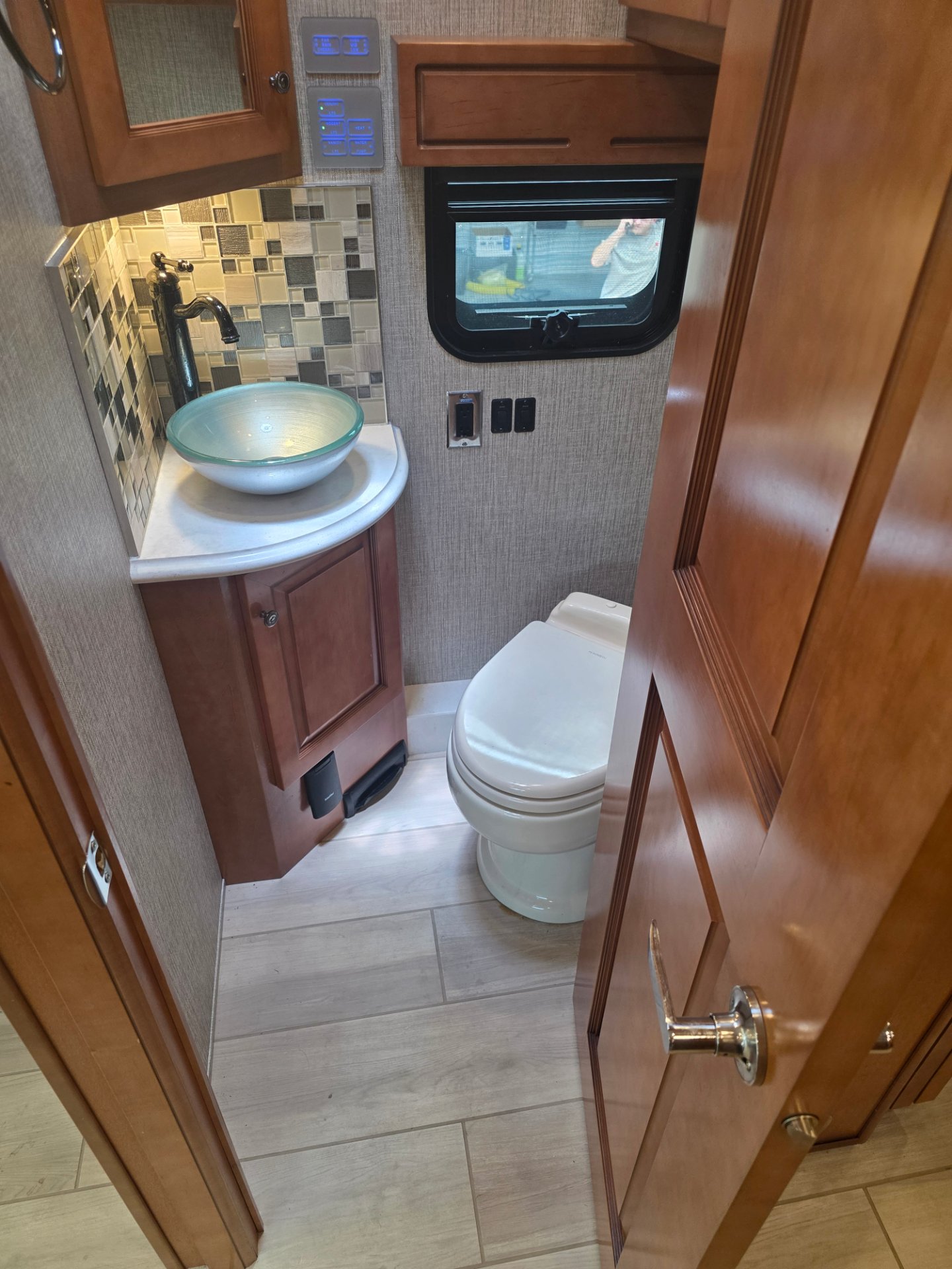 2021 Newmar Dutch Star 4369 - Interior view 3