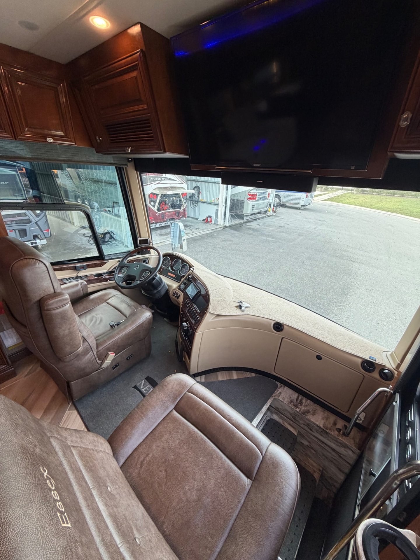 2016 Newmar Essex 4519 - Interior view