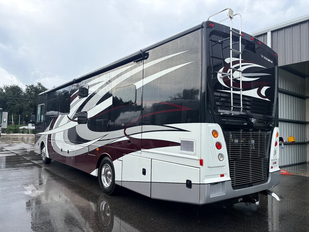 2019 Fleetwood Pace Arrow LXE 38N, Exterior photo 3