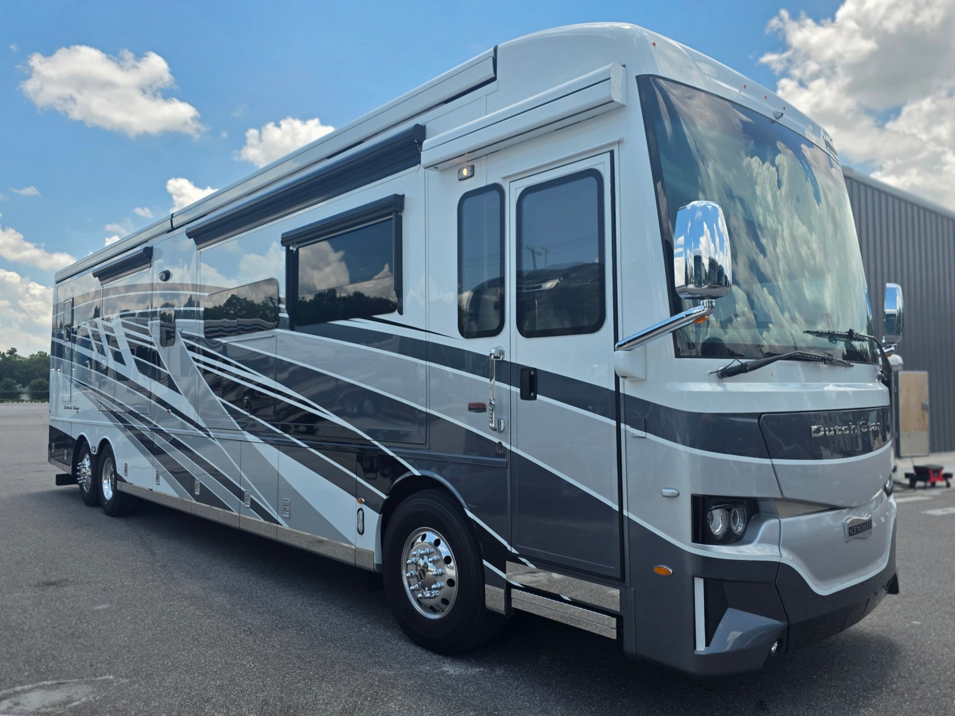 2024 Newmar Dutch Star 4369 - Exterior view