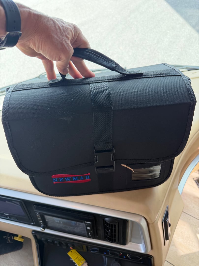 2018 Newmar Ventana 4037, Cockpit photo 3