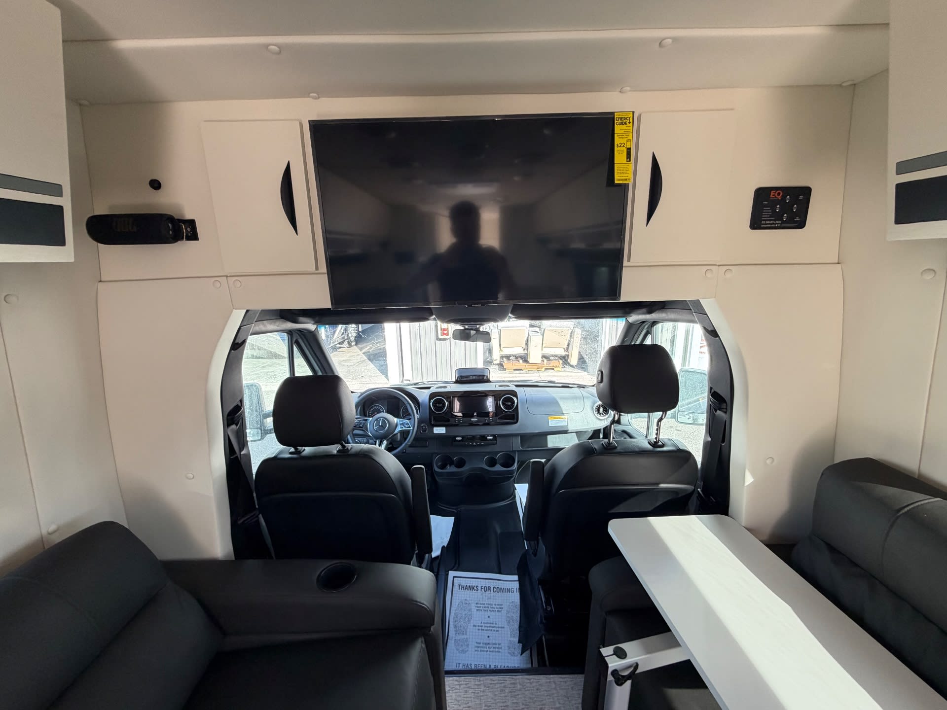 2026 Chinook Summit SS - Interior view 2
