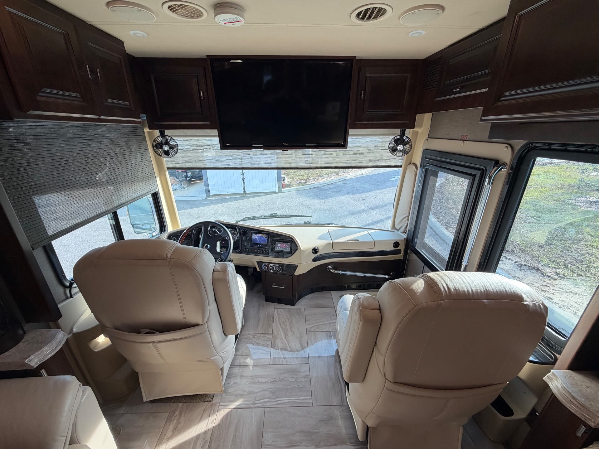 2018 Tiffin Allegro Bus 40 SP - Interior view 2