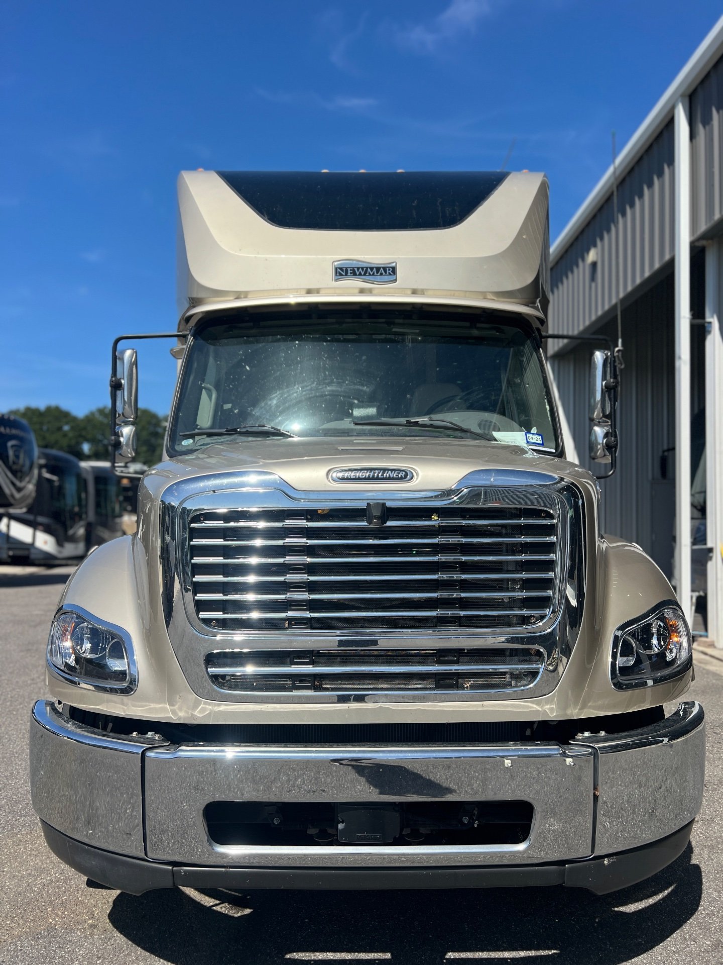 2021 Newmar Supreme Aire 4573 - Exterior view 2