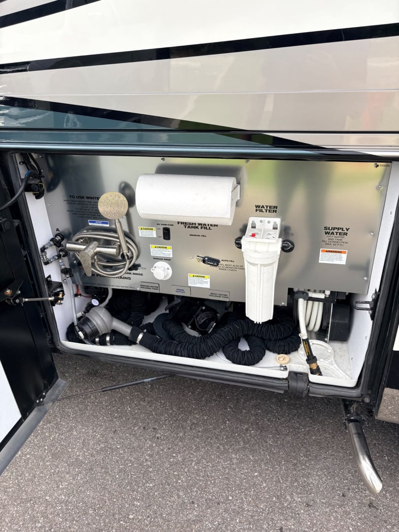 2023 Newmar Dutch Star 4370, Exterior photo 8