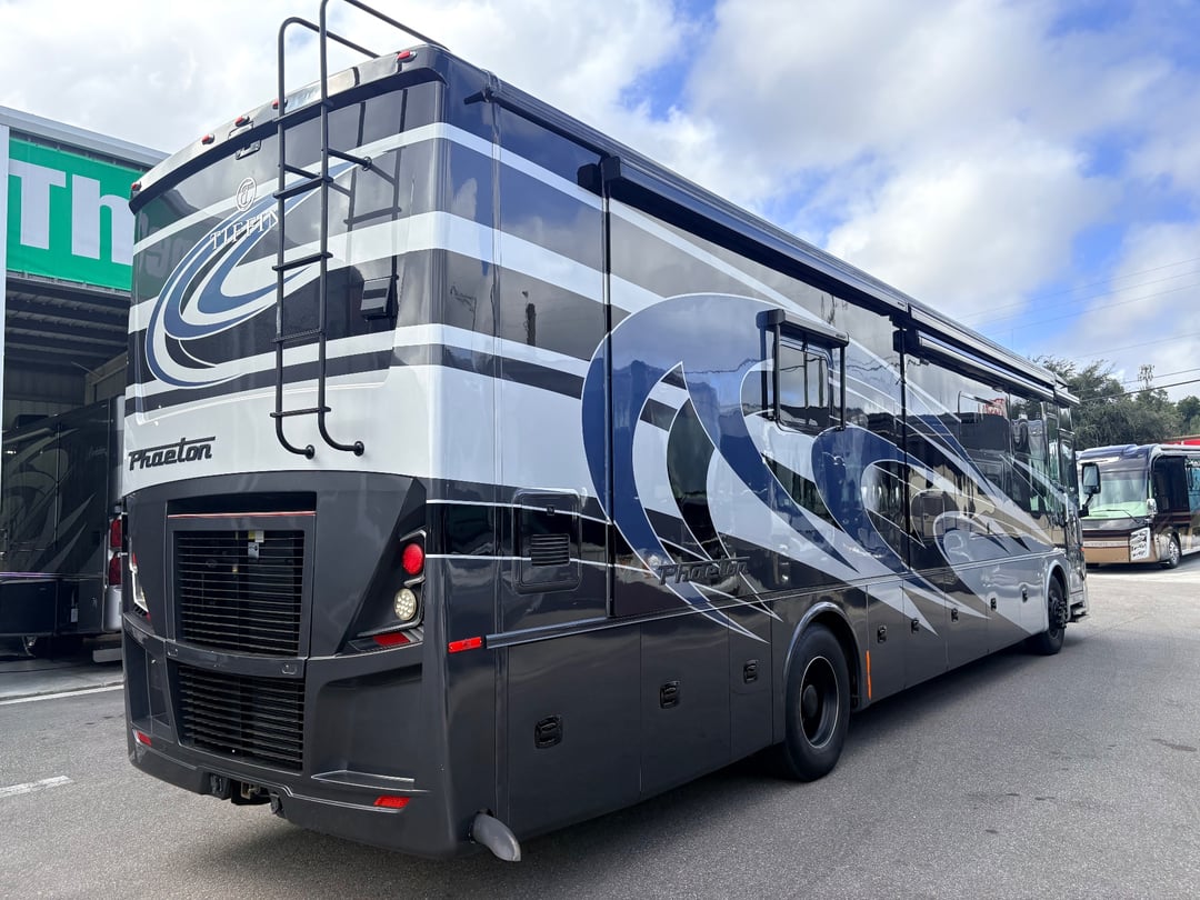 2021 Tiffin Phaeton 40 IH, Exterior photo 4