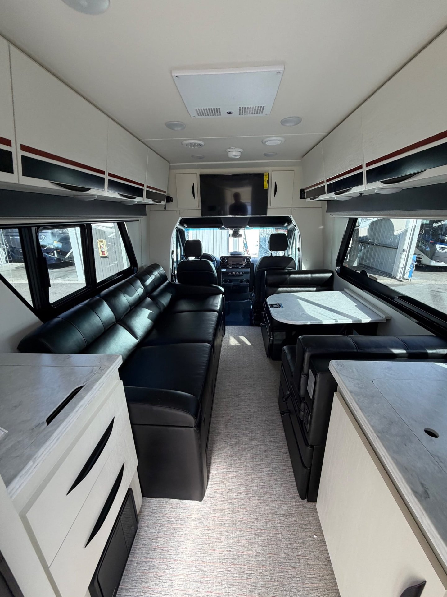 2026 Chinook Summit SS - Interior view 2