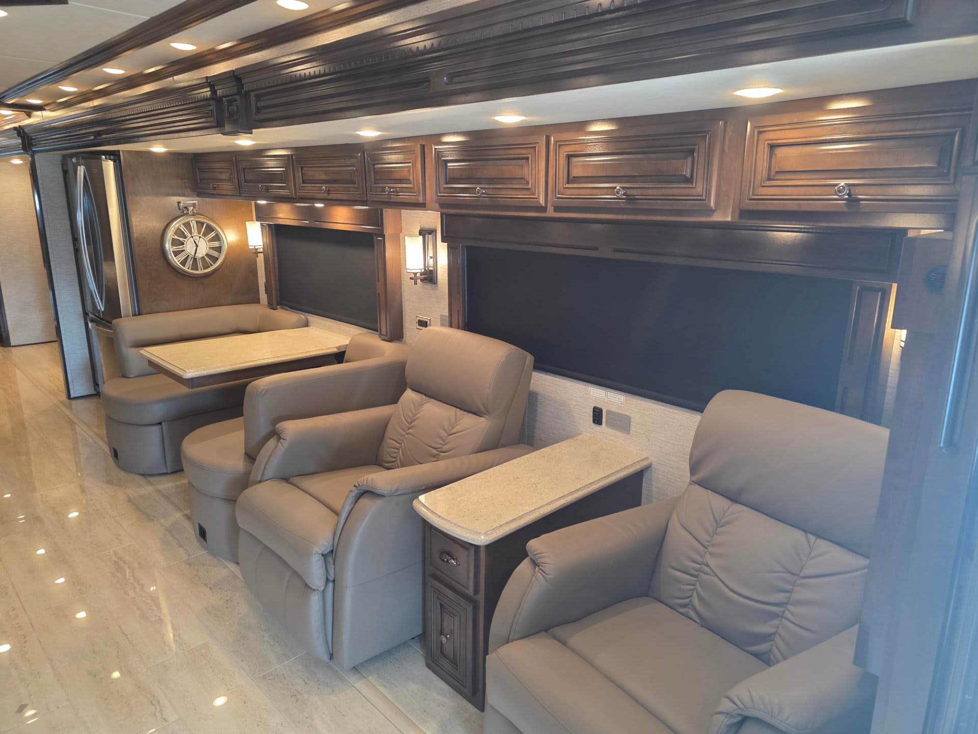 2020 Newmar Dutch Star 4369 - Interior view 2
