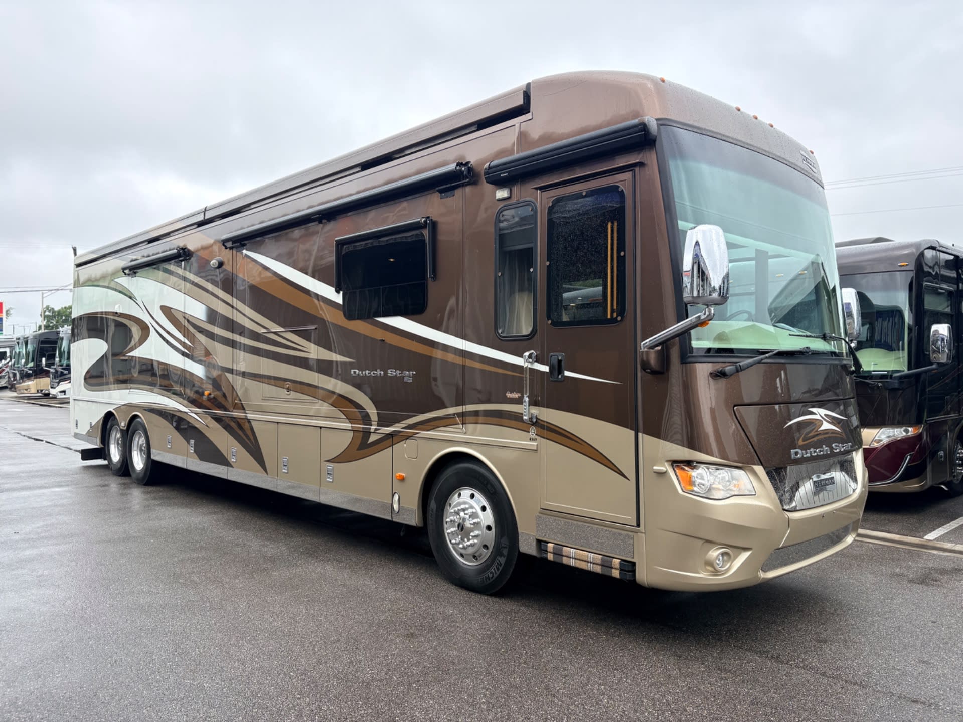 2015 Newmar Dutch Star 4369 FREIGHTLINER - Exterior view