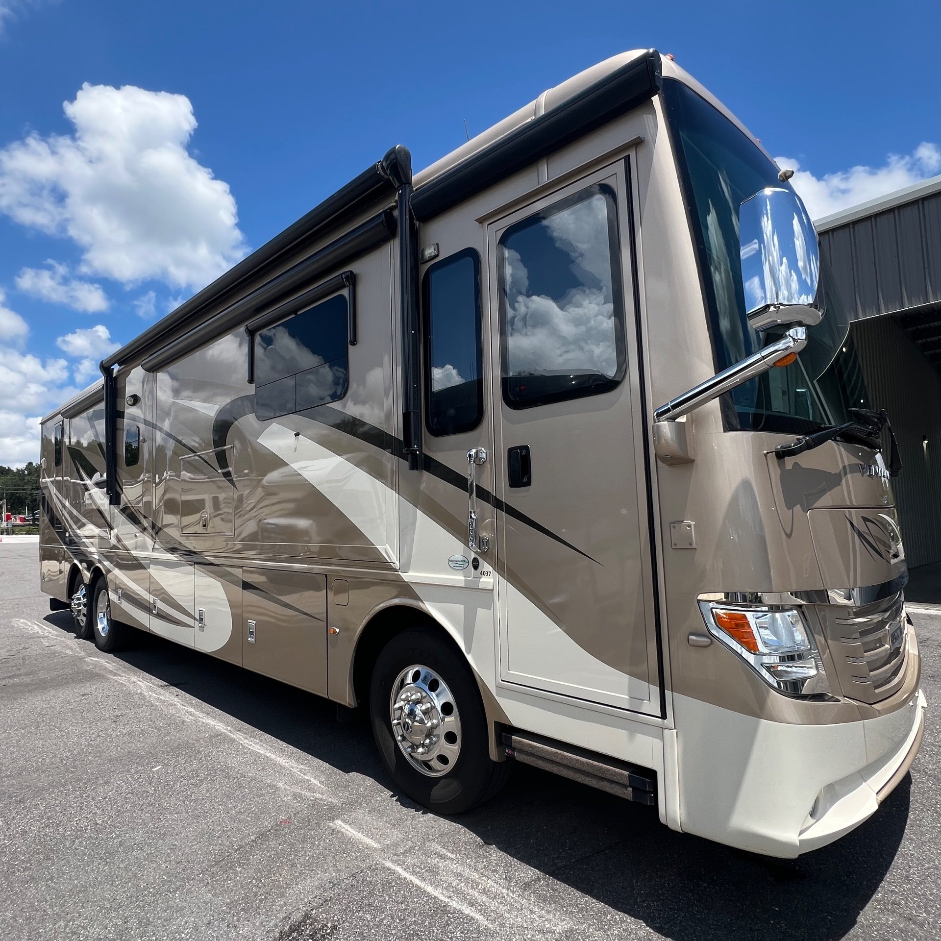 2019 Newmar Ventana 4037 - Exterior view