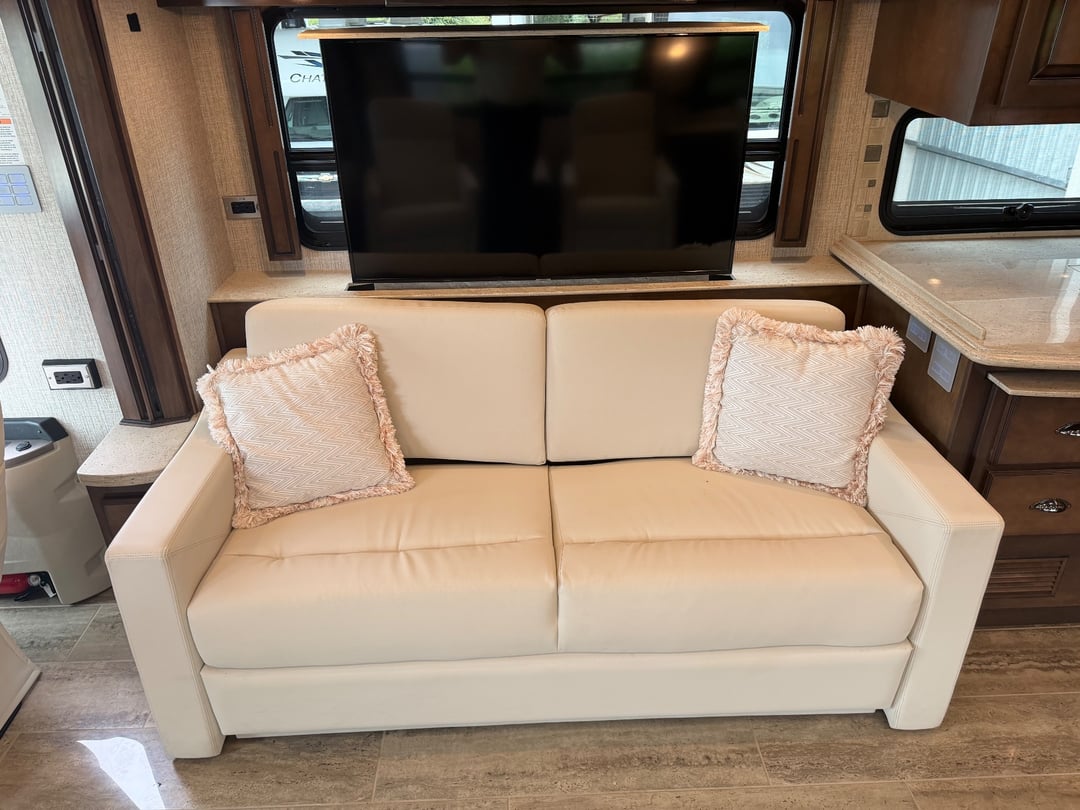 2021 Newmar Dutch Star 4369, Living area photo 6