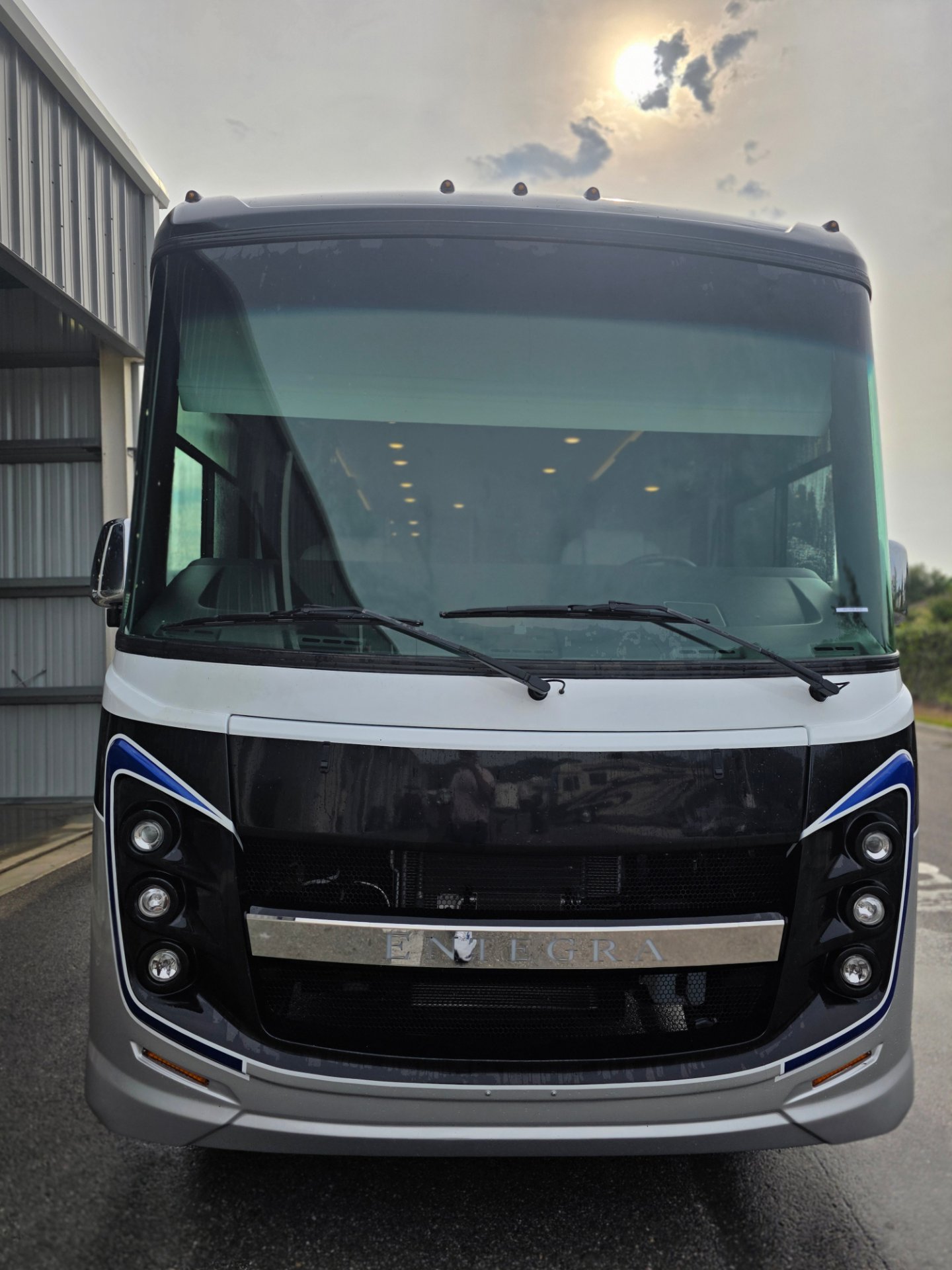 2022 Entegra Coach Vision XL 34G - Exterior view 2
