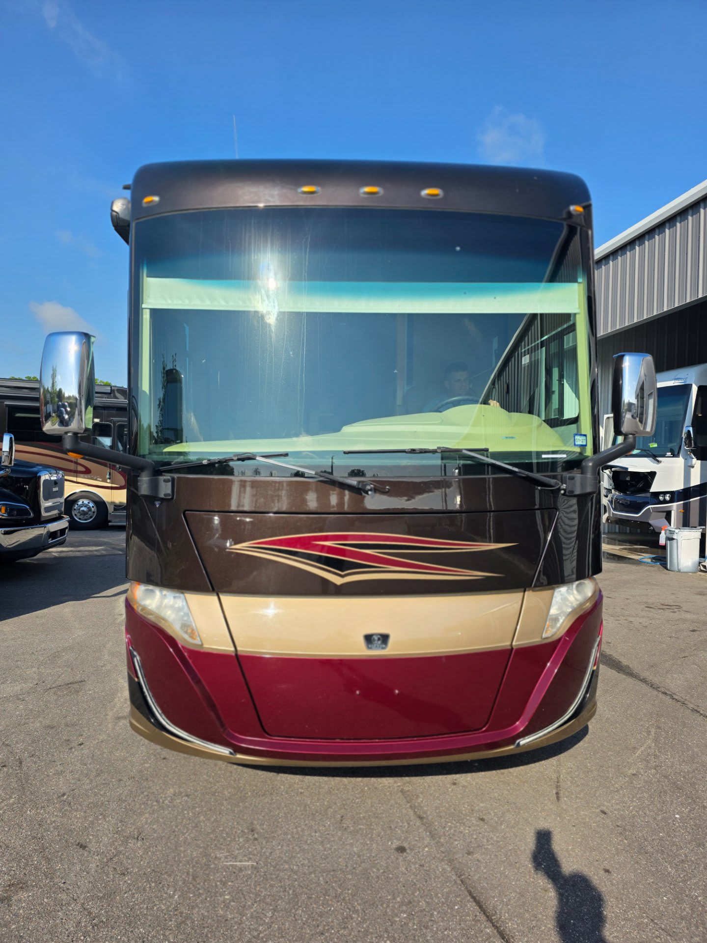 2021 Tiffin Allegro Red 33 AA - Exterior view 2