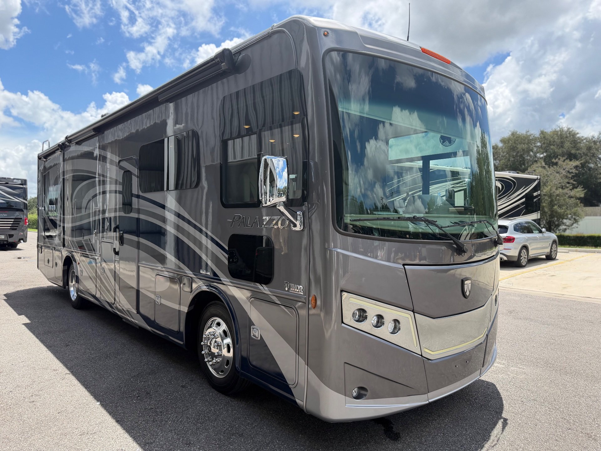 2022 Thor Motor Coach Palazzo 33.5 - Main photo