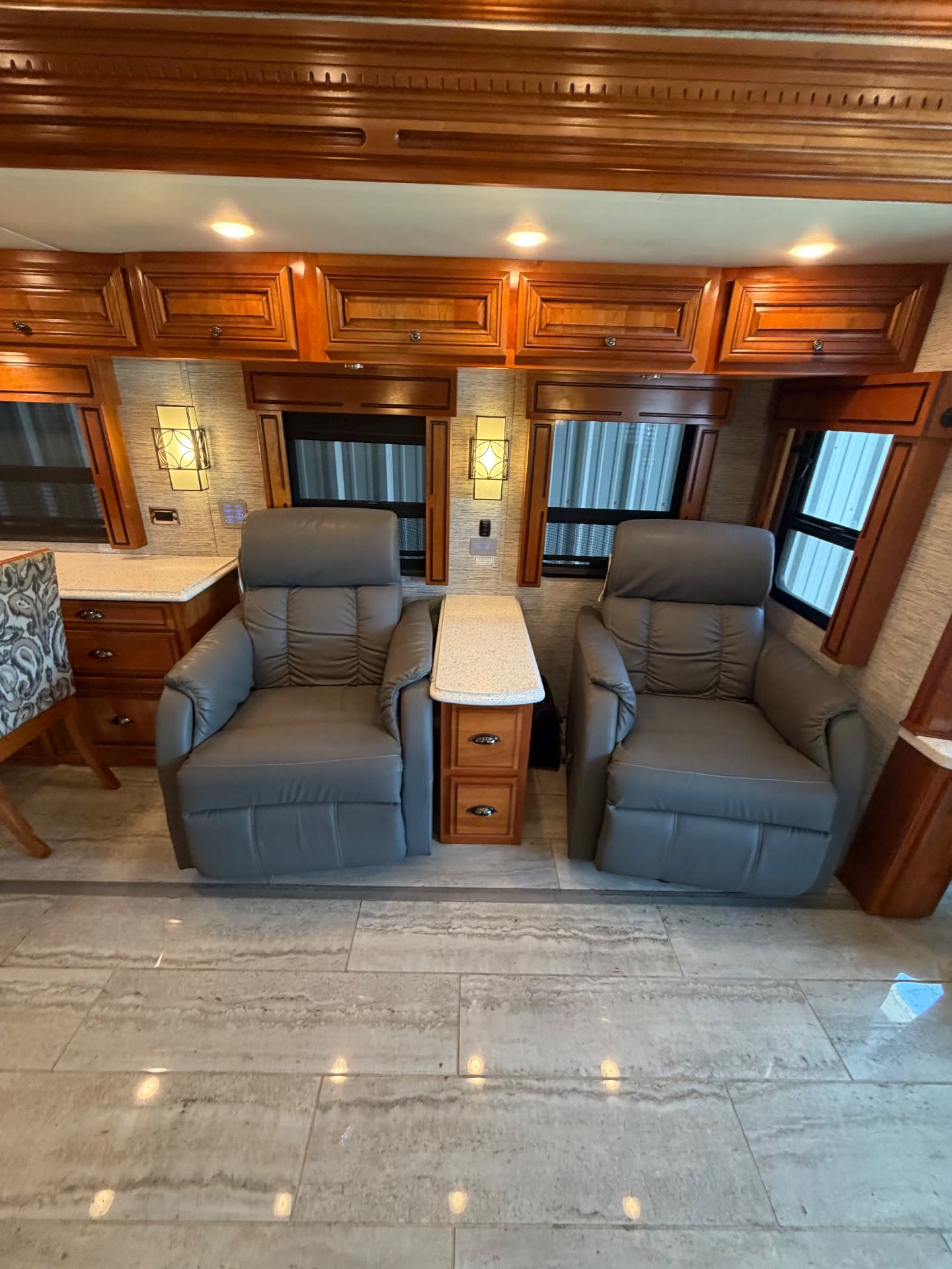 2019 Newmar Dutch Star 4328 - Interior view 3