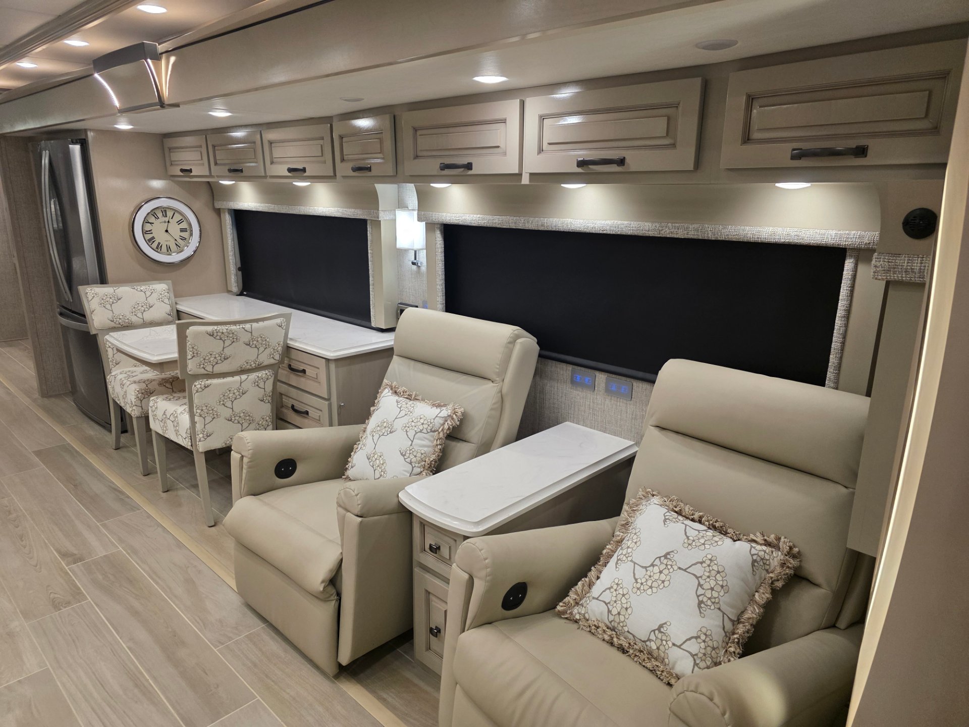 2024 Newmar Dutch Star 4081 - Interior view 2