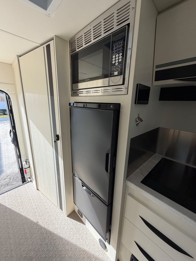 2026 Chinook RV Summit DS, Kitchen photo 4